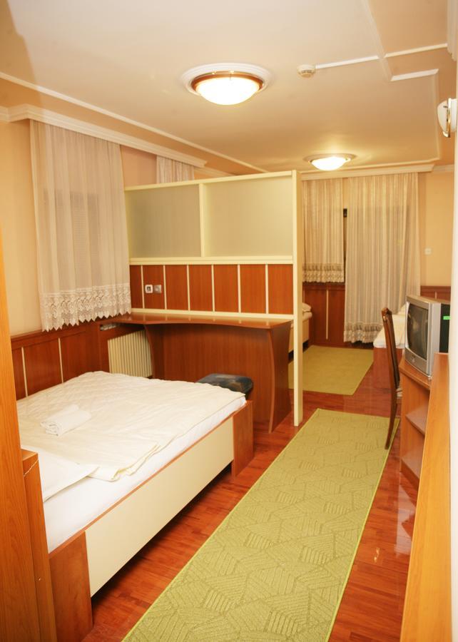 Motel Nana Banja Luka Zewnętrze zdjęcie