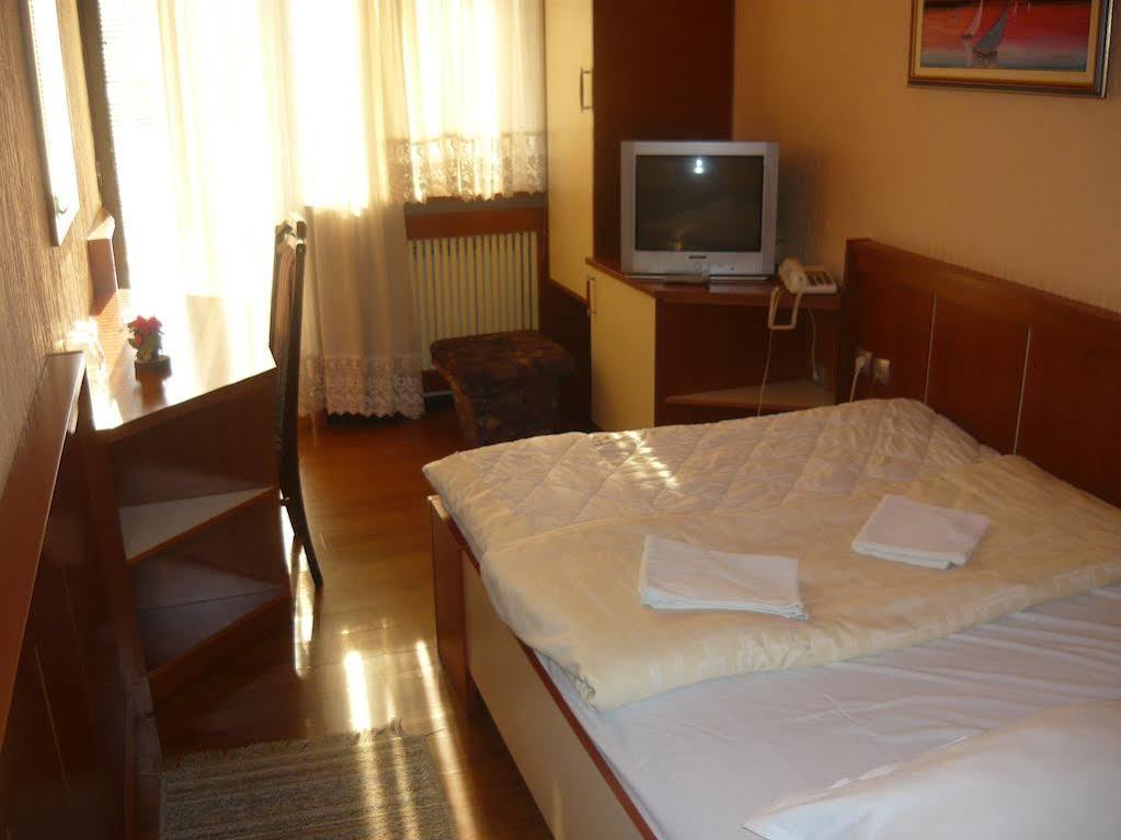 Motel Nana Banja Luka Zewnętrze zdjęcie